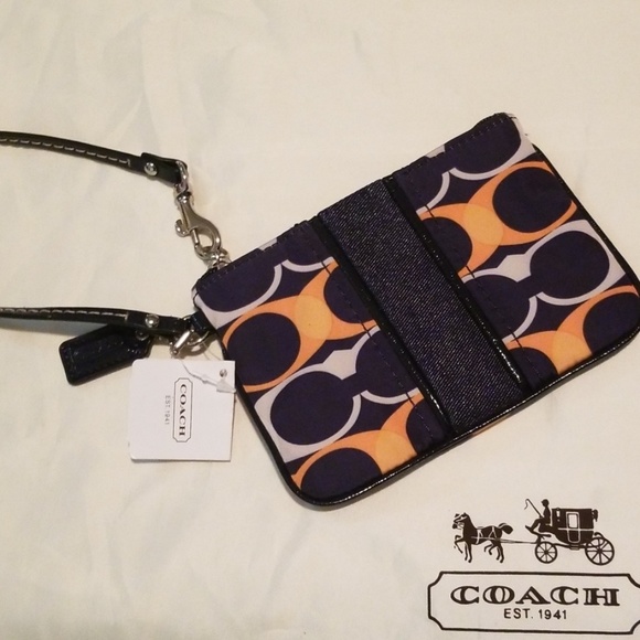 Coach Handbags - Coach Wristlet